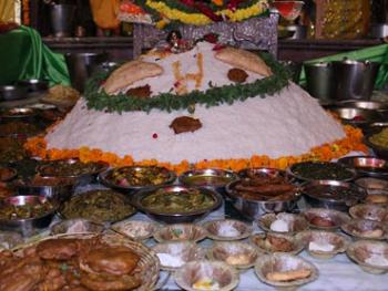 Rice offered to Govardhana