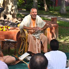 Srila Guru Maharaja giving class